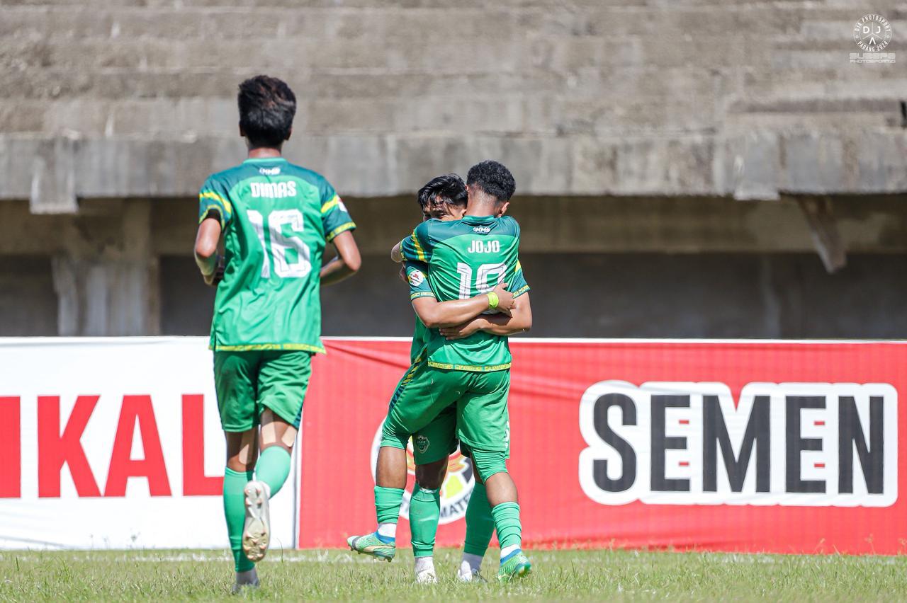 Suasana luapan kegembiraan pemain PSPPP usai mencetak gol kegawang lawan